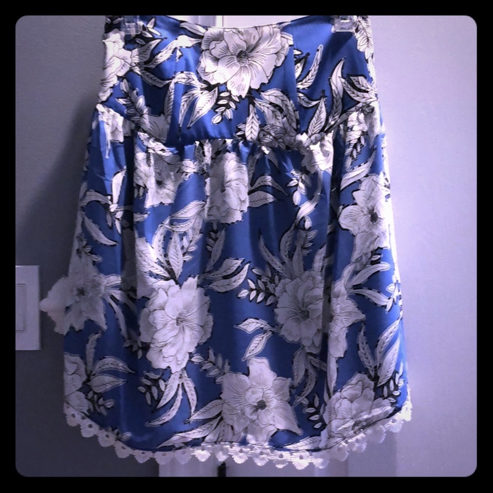 Sexy, fun Lovers and friends top (new)